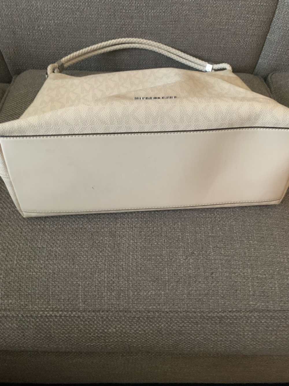 Michael Kors Cream Signature Tote with Gold Logo - Picture 3 of 10